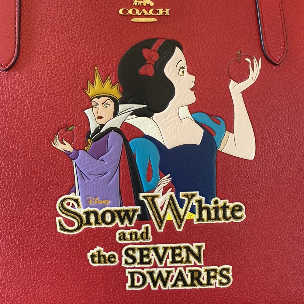 Disney X Coach City Tote Snow White and Evil Queen - Picture 5 of 5